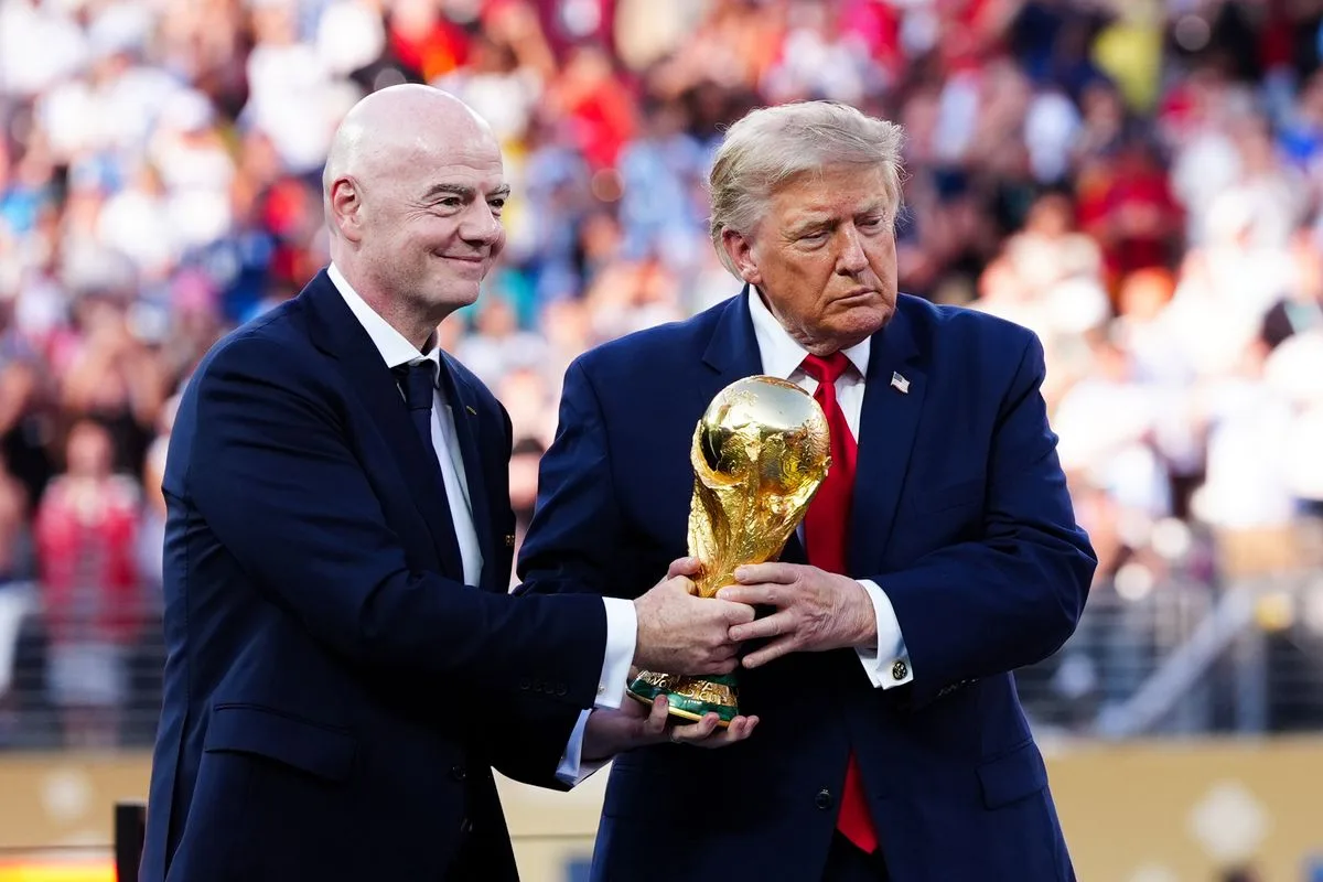 トランプ大統領、盟友インファンティーノFIFA会長を全力で救出へ