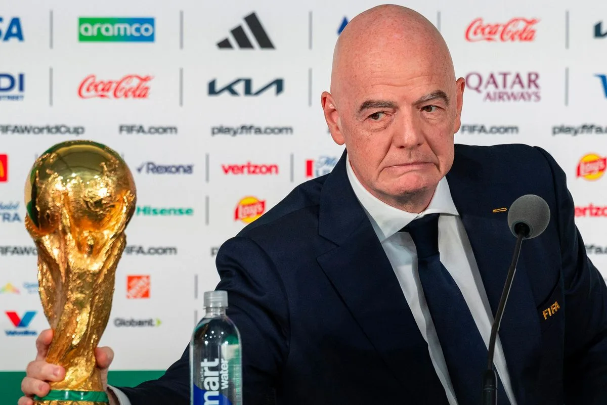 インファンティーノ追い詰められる!UEFAらが新大会設立でFIFA会長退任へ強硬策